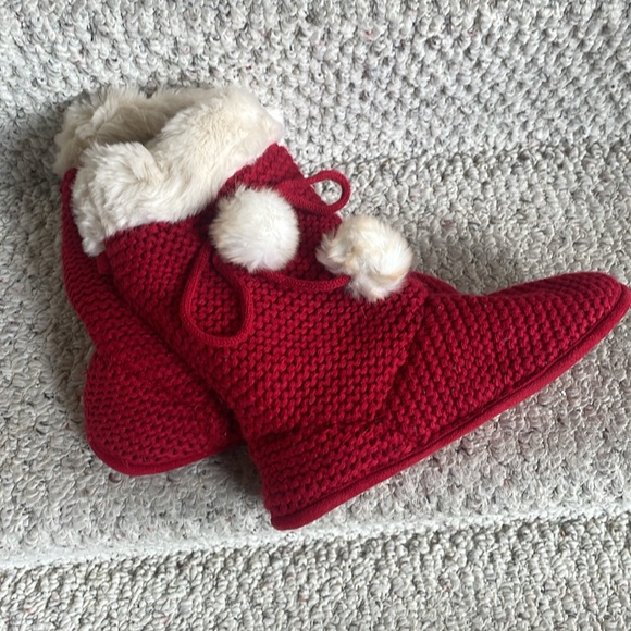 Red knitted booties - Picture 2 of 5